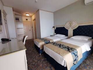 Отель Hotel Dacia Sud Мамая Двухместный номер с 2 отдельными кроватями и видом на море-13